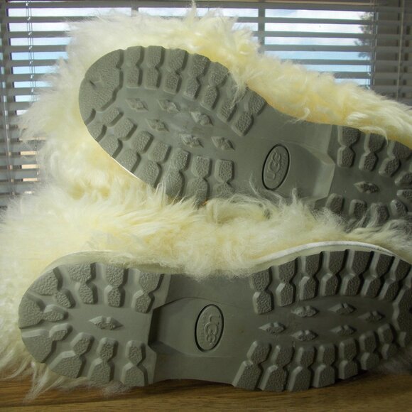 UGG Fluff Momma Ski Apres Furry Women's Boots Size 6 - Picture 4 of 7